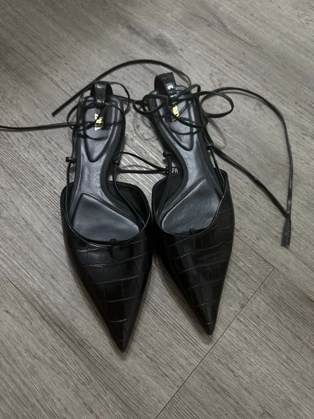 Zara Lace-Up Flat Shoes Size 38 Black Croc Embossed Pointed Toe